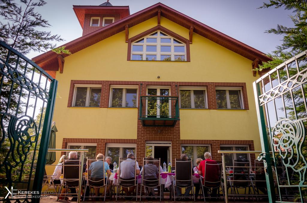 Hotel Saba-Haz Balatonboglár Zewnętrze zdjęcie