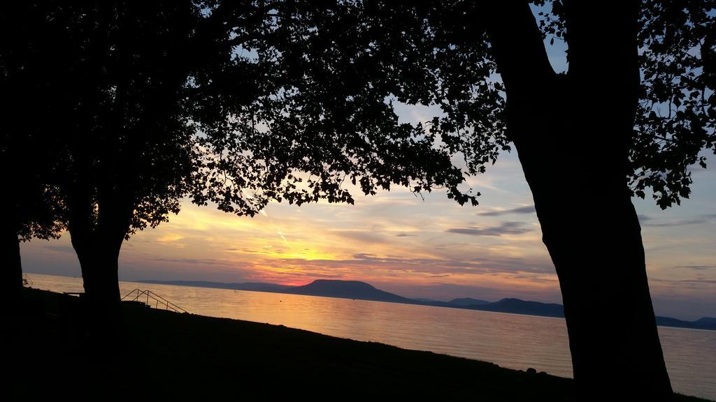 Hotel Saba-Haz Balatonboglár Zewnętrze zdjęcie