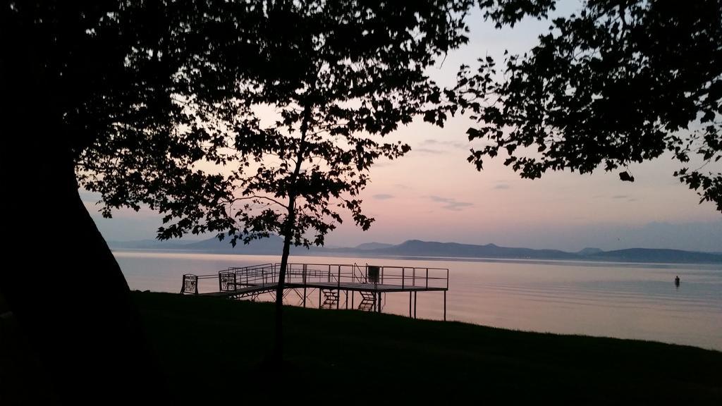 Hotel Saba-Haz Balatonboglár Zewnętrze zdjęcie