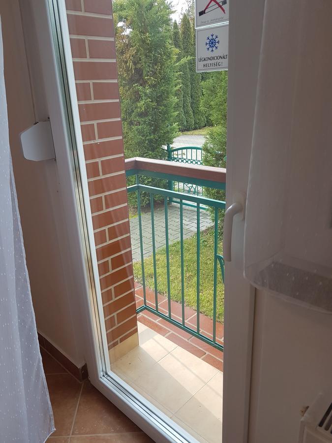 Hotel Saba-Haz Balatonboglár Zewnętrze zdjęcie